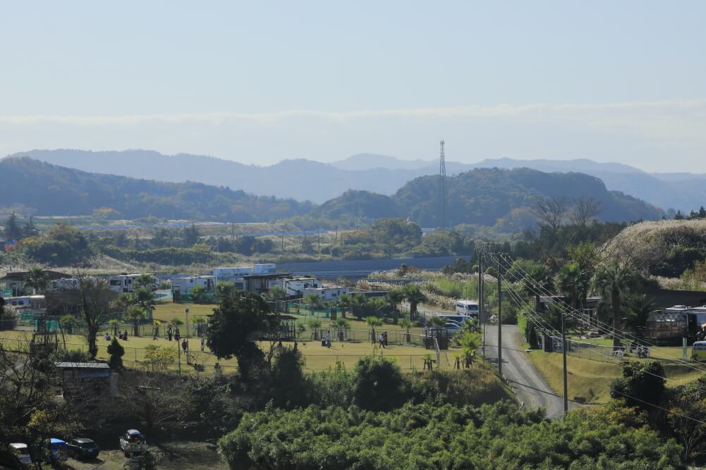 DOX FIELD “Southern Valley” - 遠景